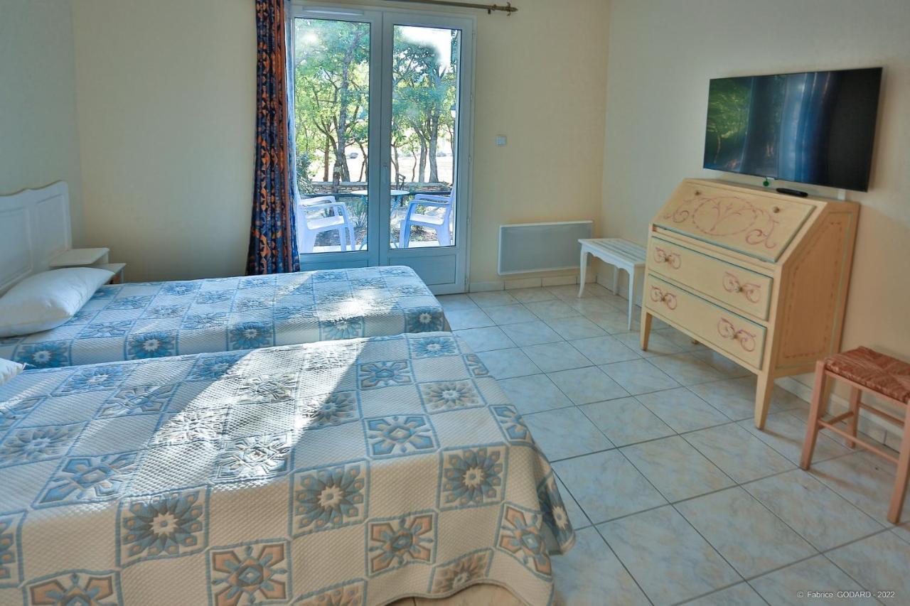 Hotel Restaurant Gite Les Lavandins Saint-Christol  Εξωτερικό φωτογραφία
