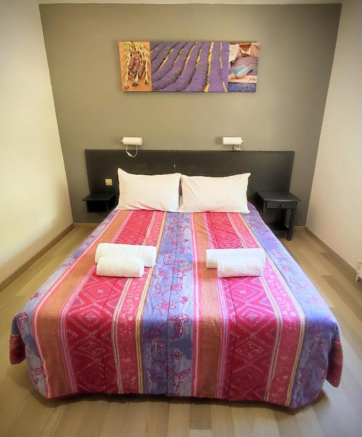 Hotel Restaurant Gite Les Lavandins Saint-Christol  Εξωτερικό φωτογραφία